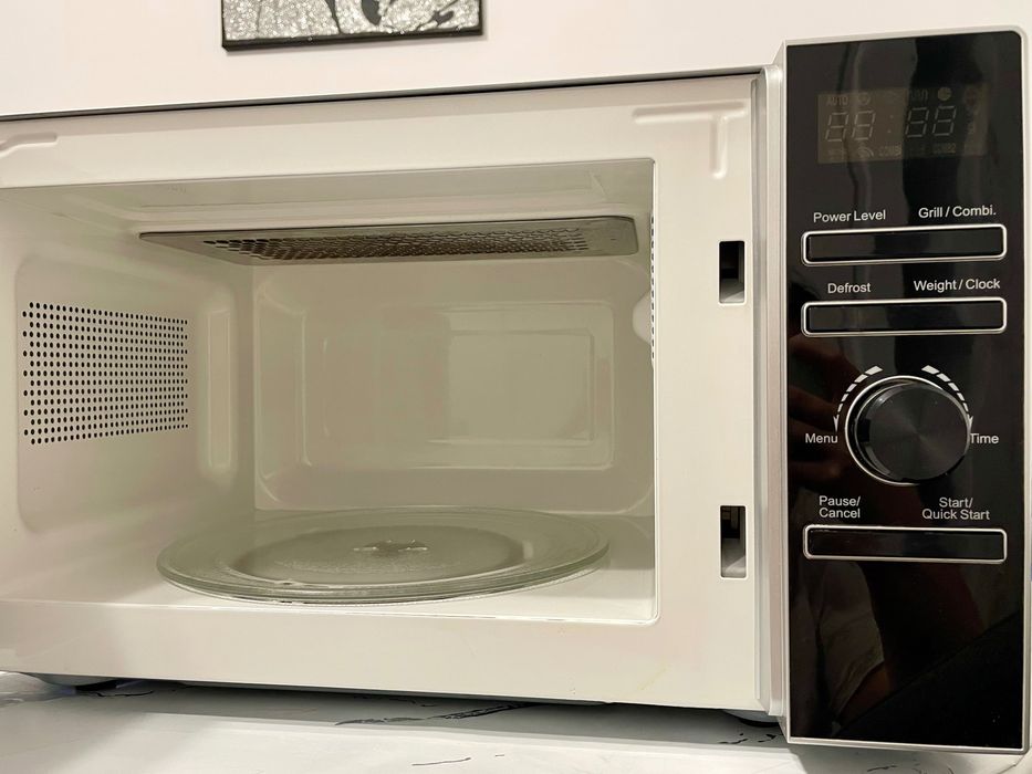 Cuptor microunde MyriaMY4402SVG