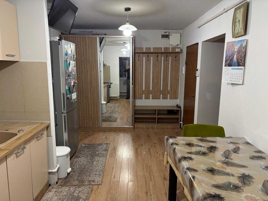 inchiriez apartament 3 camere