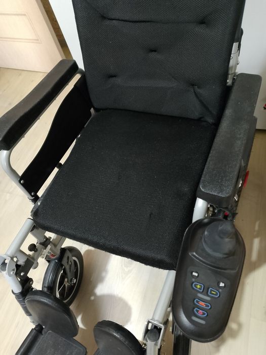 Продам инвалидное кресло с пультом управления