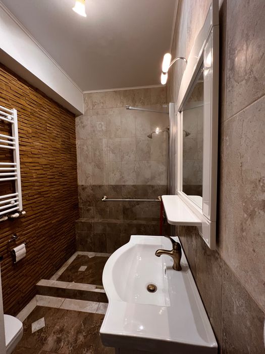 Apartament de închiriat pe termen lung