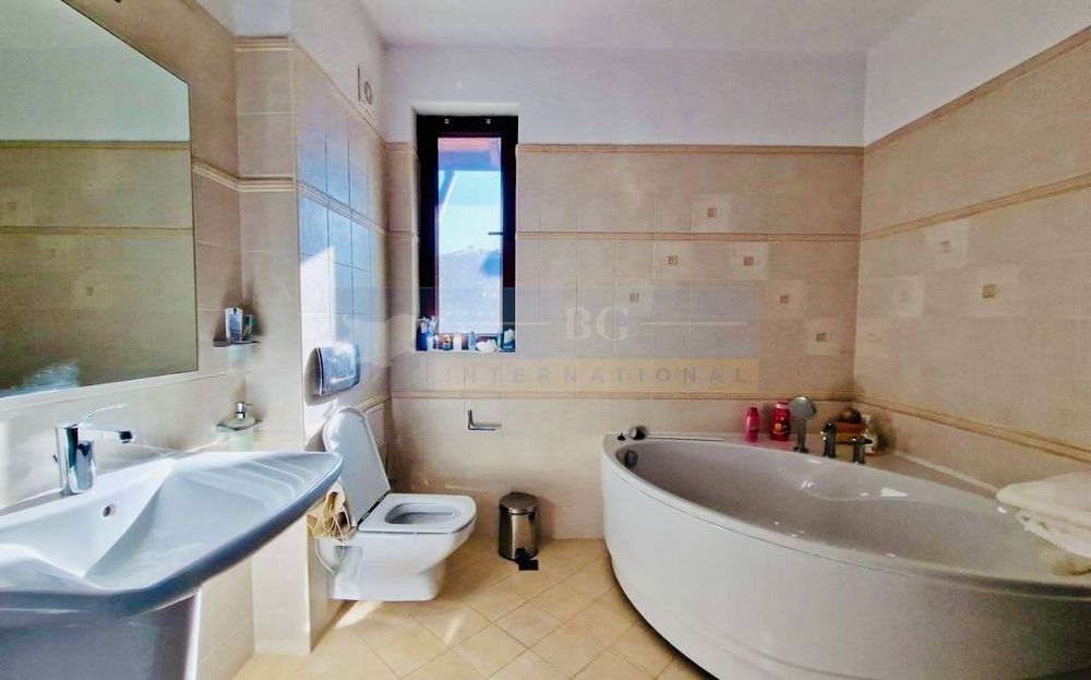 Продава се Къща в Созопол - 490 кв.м за 986 €/кв.м - Снимка #4