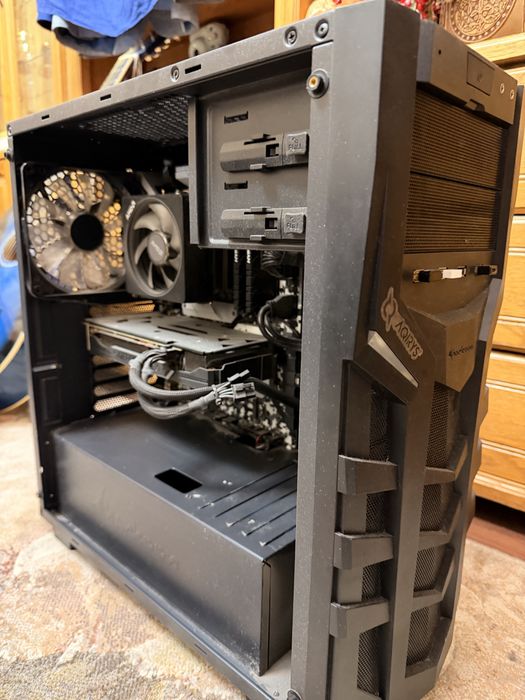 PC gaming: rtx 2060 super, amd ryzen 7 3700x 16gb ram 1T ssd