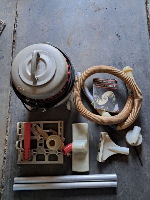 Продаётся пылесос  советский