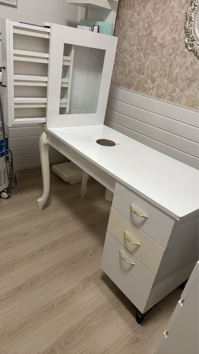 Бюро за маникюр.