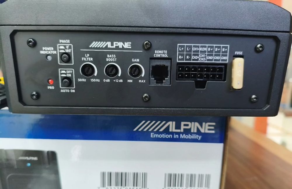 Cабвуфер под сиденье Alpine PWE-M770 активный