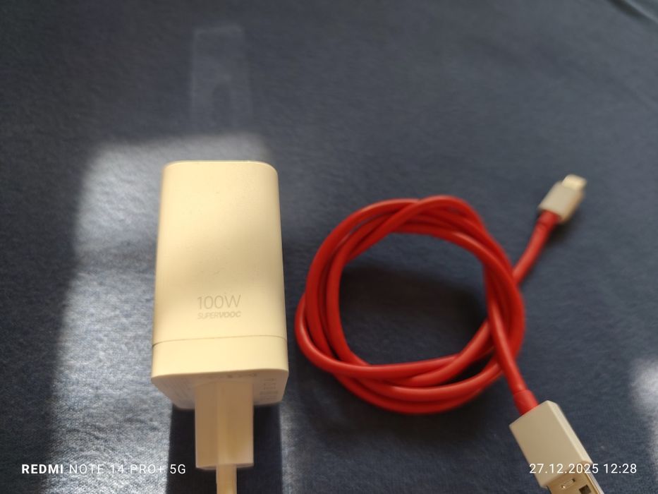 100 W зарядно OnePlus