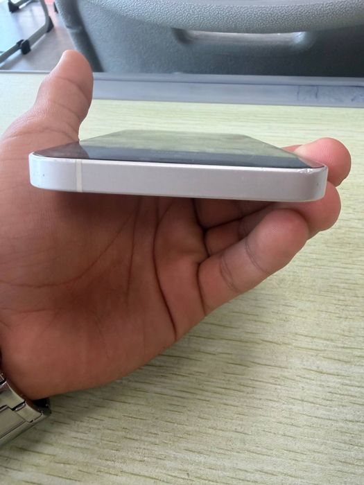 iPhone 12 holati yaxshi