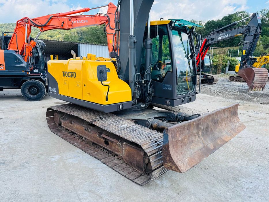 Excavator pe senile cu lama Volvo EC 140 CL, an 2009, 15 tone, 2x cupe