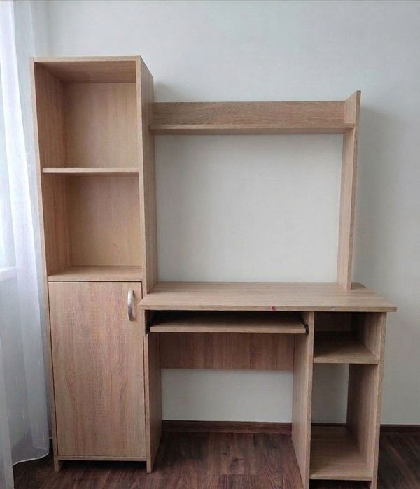 Birou cu bibliotecă inclusă și rafturi, ideal pentru elevi / studenți
