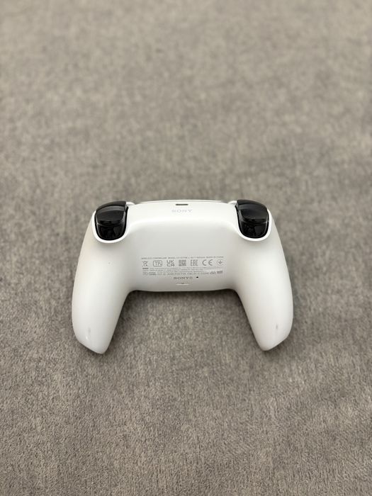 Продам оригинальный джойстик PS5 DualSense