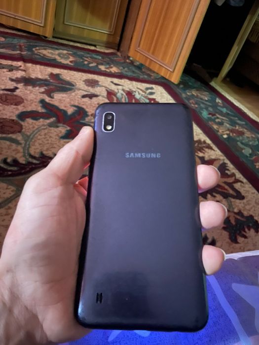 Продаю Samsung A10