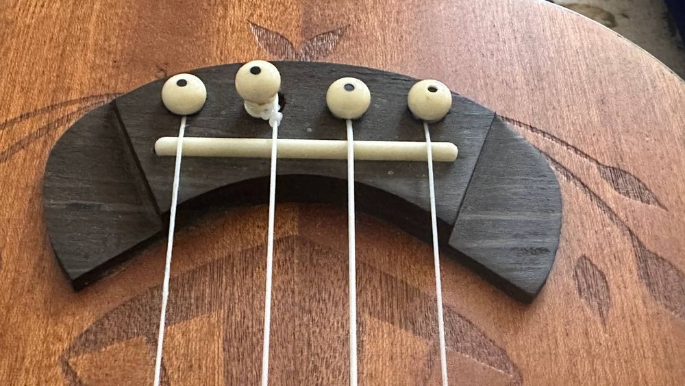 укулеле  {15 символов}