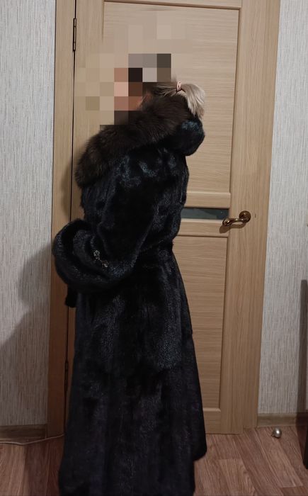 Норковая шуба с объемным соболиным капюшоном