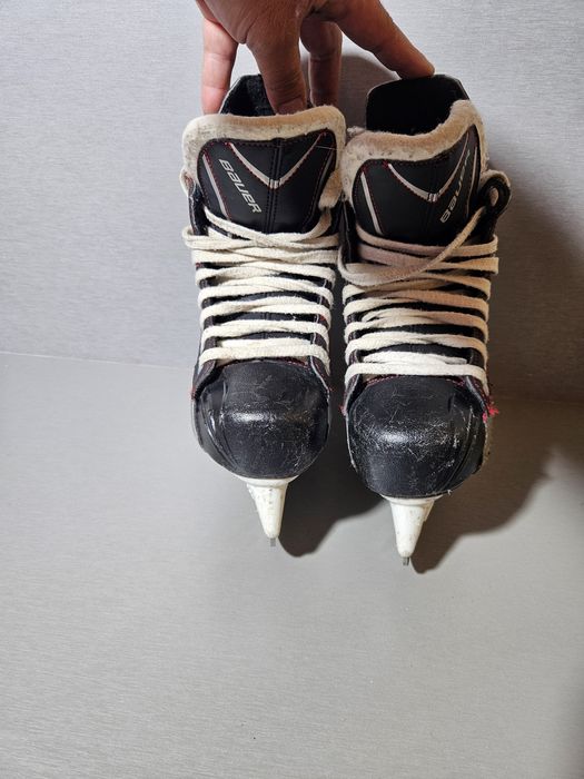Patine hochei hockey 3004 Bauer x200, marime 33.5, lungime interioara 21cm.
