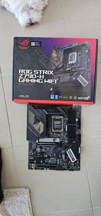 Placa de baza Asus Rog Strix  Z790-H  Gaming WiFi