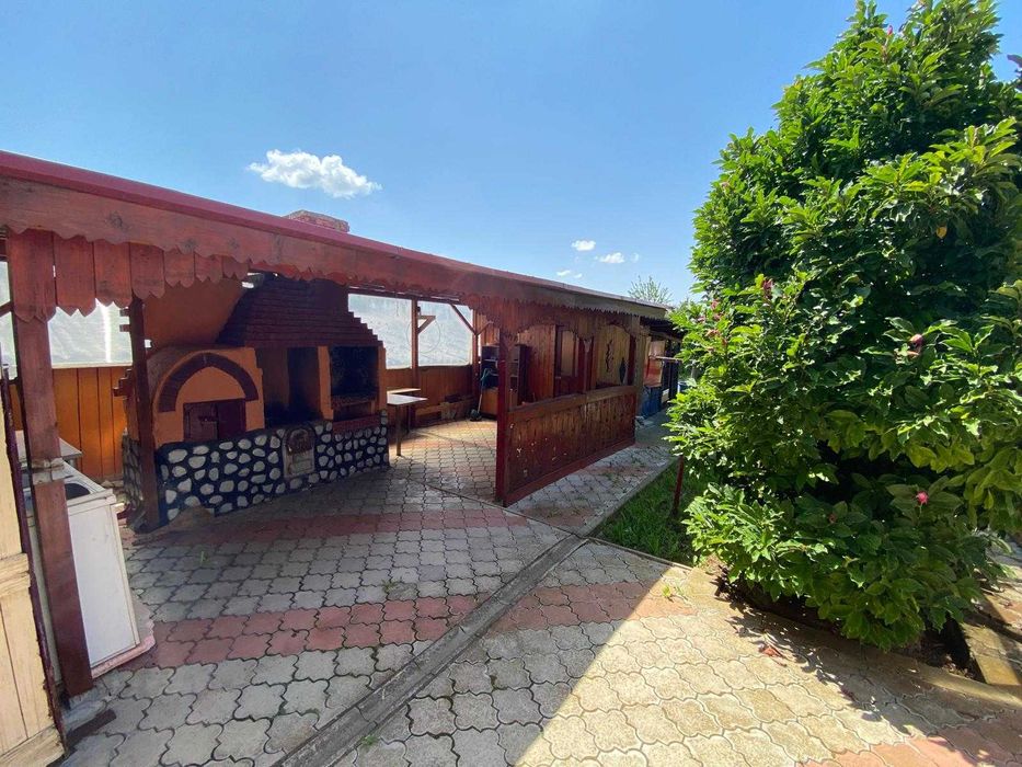 Casă de vânzare Huțani