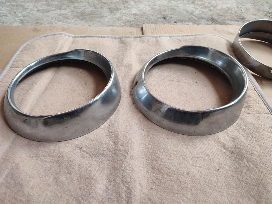 ГАЗ 21 Волга. Внутренние ручки дверей.Оботки  фар. Руль