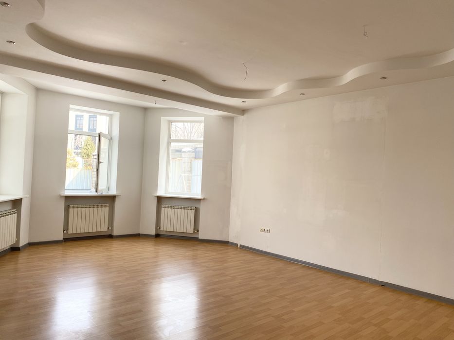 Продается 6 комнатный дом