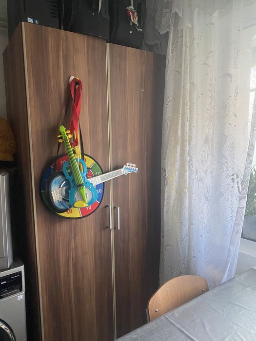 Mobila și canapea