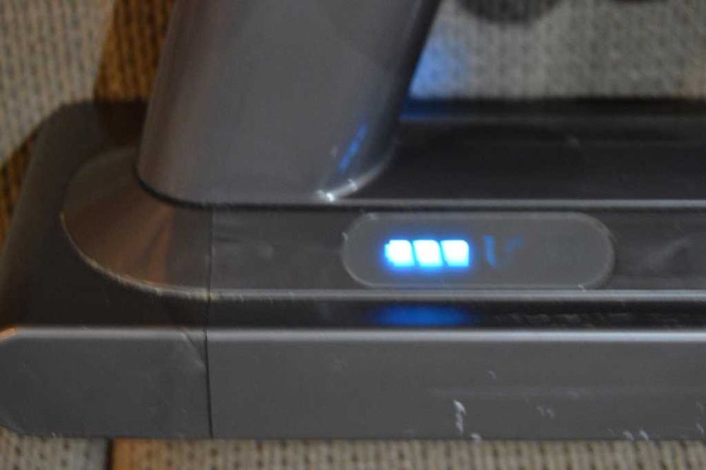 Aspirator vertical Dyson V10 Cyclone Putere mare, accesorii incluse