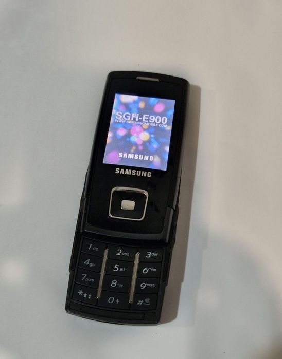 Telefon Samsung SGH  -E900 , lipsa capacul de la baterie