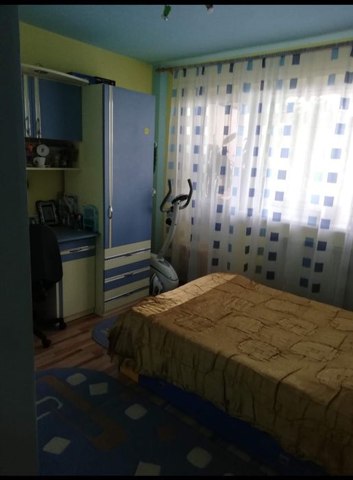 PROPRIETAR. De vanzare apartament 3 camere.