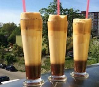 Стилна висока чаша - коктейл, фрапе, сок