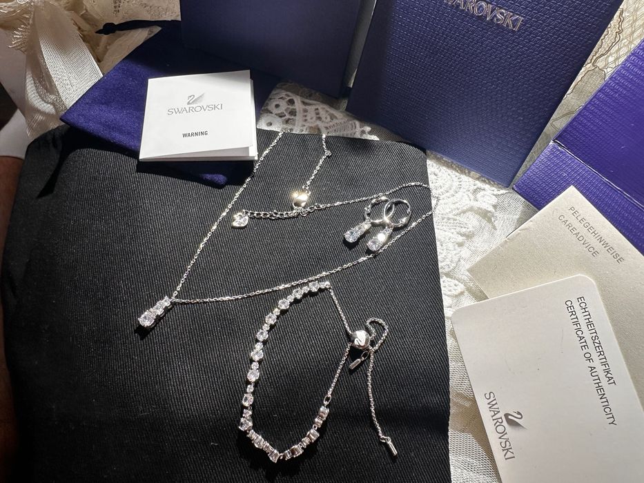 Set Swarovski Stilla attract colier, brățară si cercei