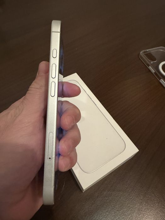 Iphone 16 128 GB baterie 100%