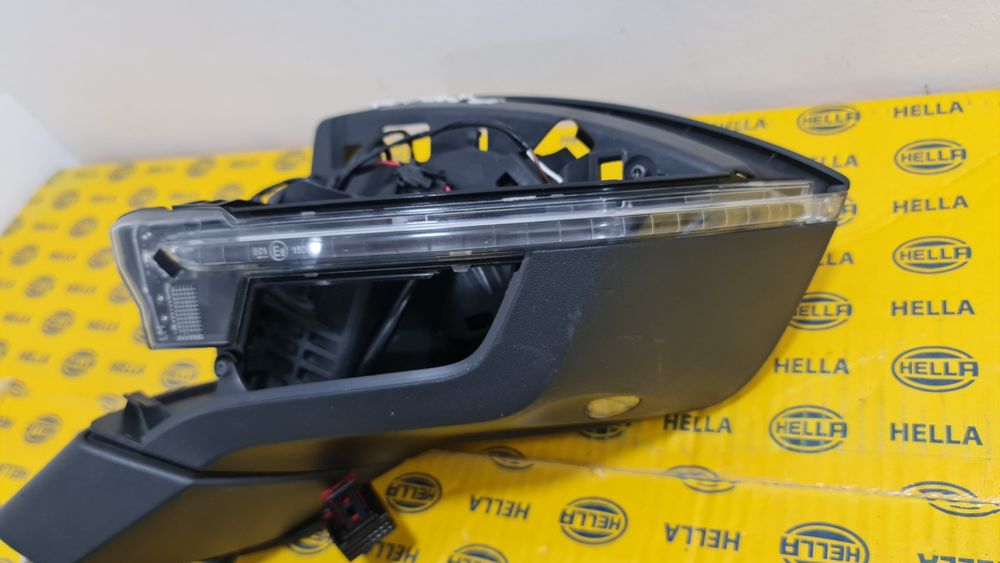 Brat oglinda stanga Seat Ateca 9 fire camera video