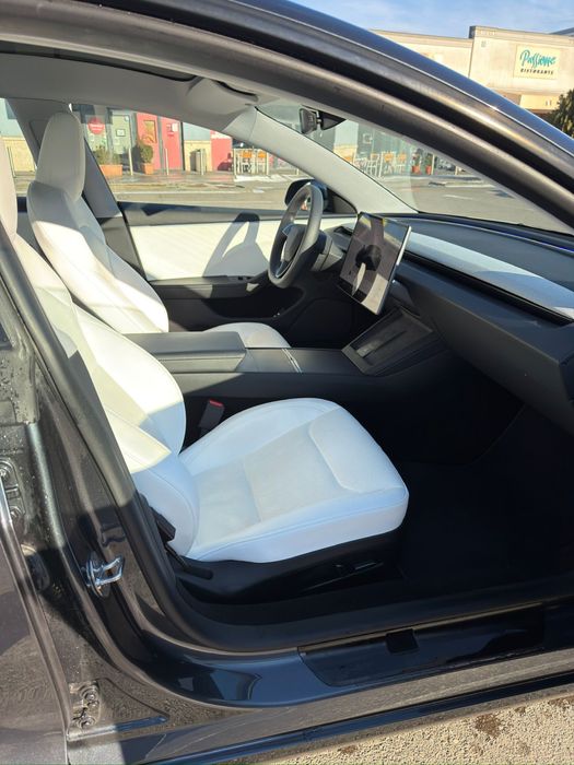 TESLA Model 3 2025 — imagine 3