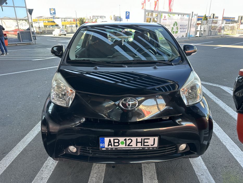 Vând Toyota IQ , stare bună. Unul cu numere altul fara . Ptr detalii s