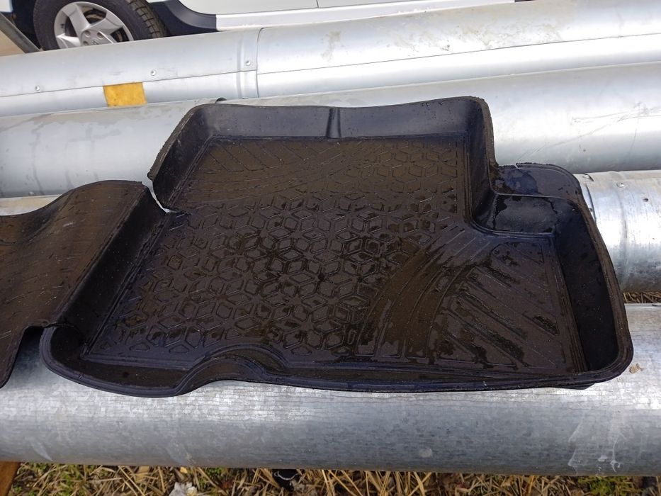 Аатополики резиновые Ларгус Логан