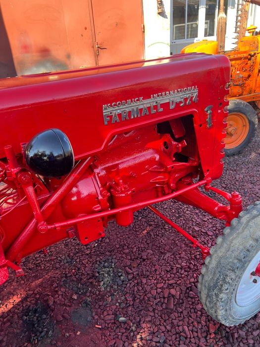 Tractor motor defect, foarte vechi