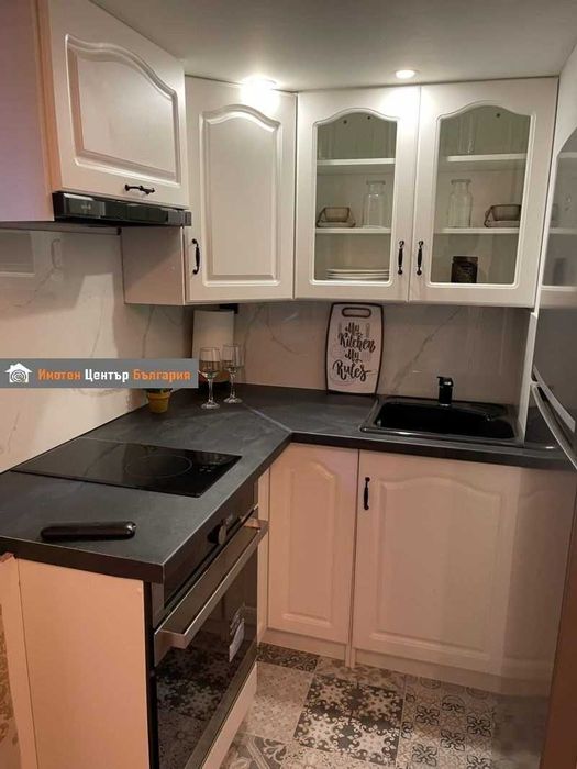 Продава се Едностаен апартамент в София, Център - 42 кв.м за 4691 €/кв.м - Снимка #8