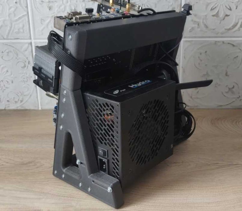 Carcasă PC Open Frame ATX / mATX – Design Minimalist