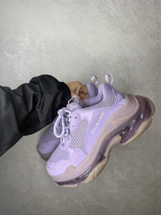 Предлагам Balenciaga Triples купени от Фафеч