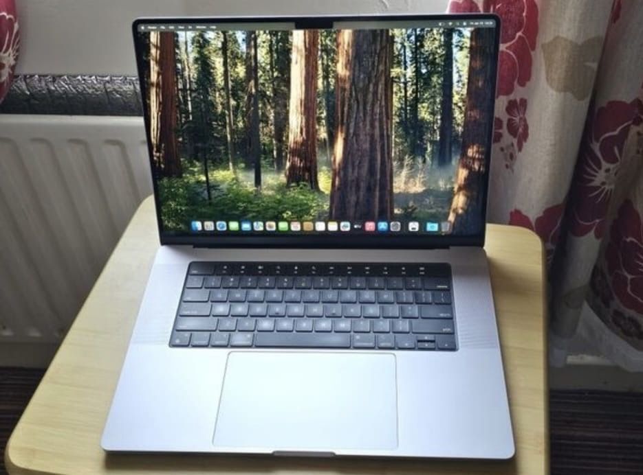 MacBook Pro 16" M1 Pro as new