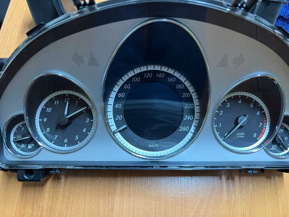 W212 Панель приборов до рест. Цветная.