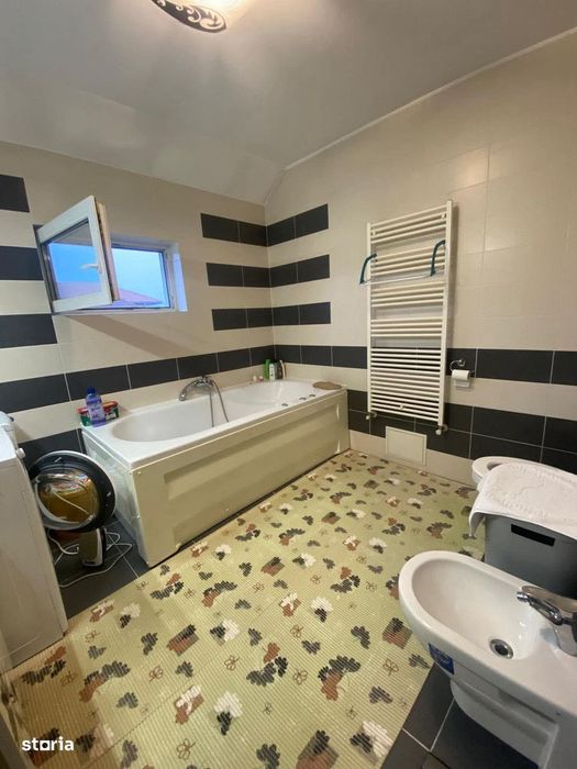 Duplex 4 camere ! 3 parcări ! Str Prof Dumitru Mocanu