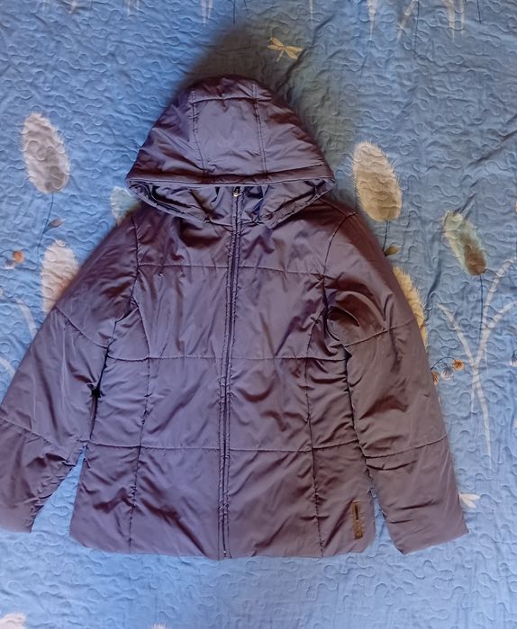 Продам женские куртки весна-осень