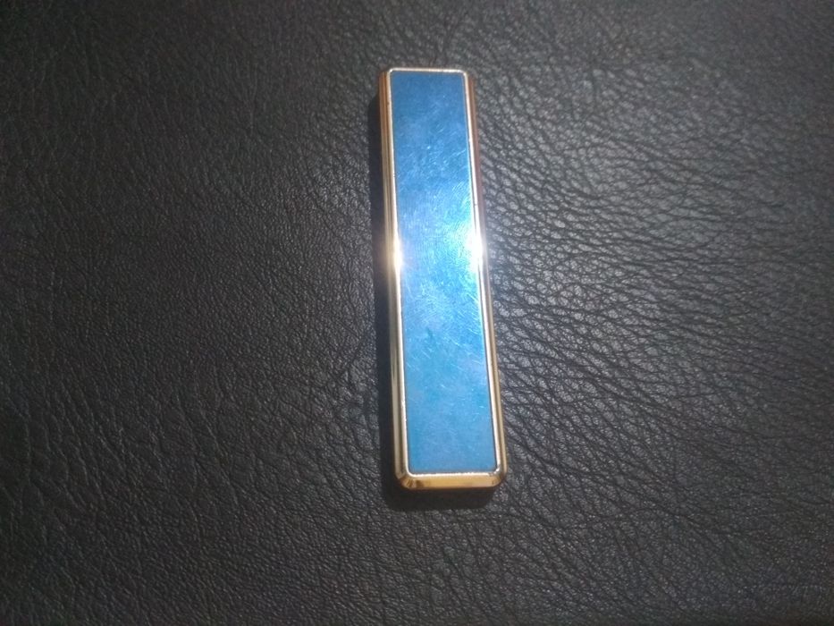 Зажигалка продается