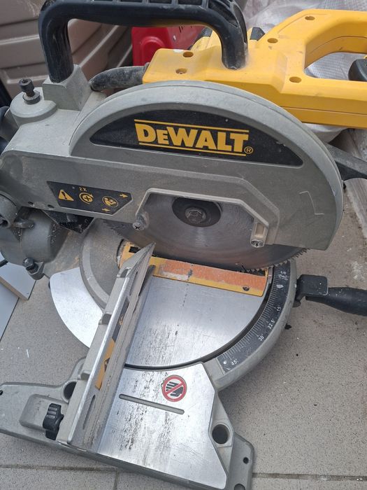 Торцовочный пила Dewalt