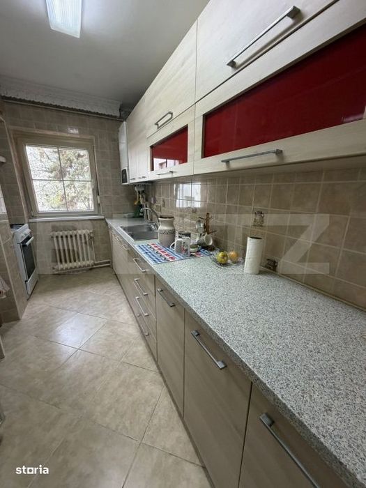 Apartament cu 3 camere, etaj 1, zona Calea Obcinelor