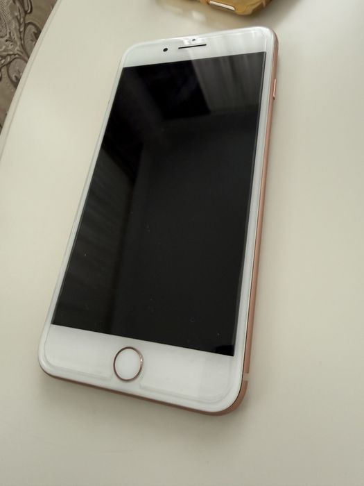 Iphone 8+ в золотом цвете