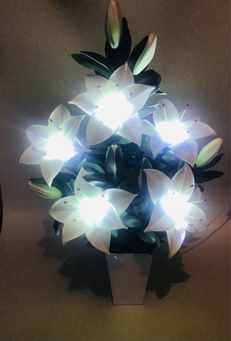 Цветы-светильники.