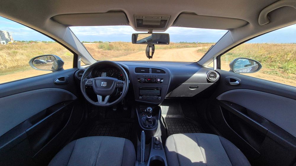 SEAT Leon 2010 — imagine 3