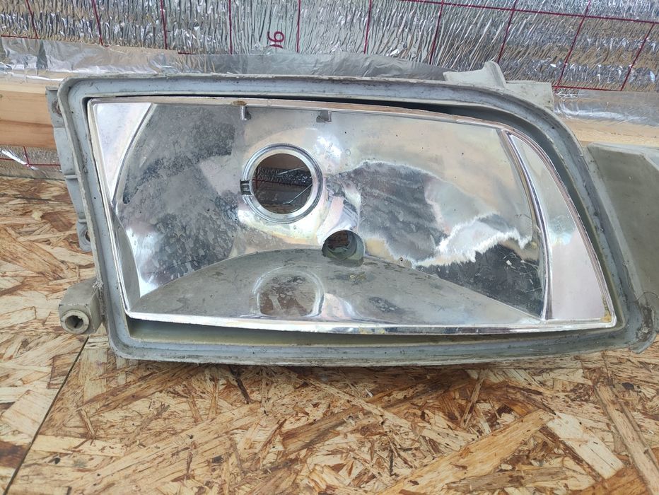 Фара левая и правая Carina E /Карина Е