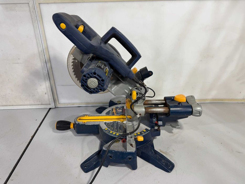 Циркуляр пендула  - Pro 1200W / 210mm