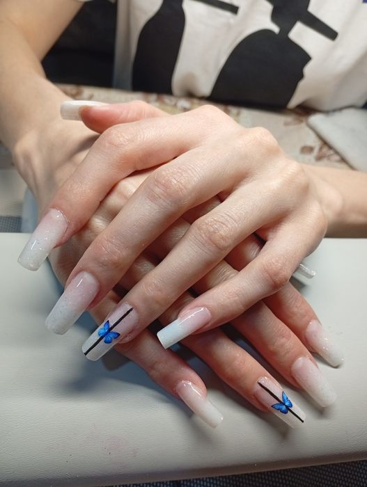 Маникюр и наращивание ногтей с дизайном...